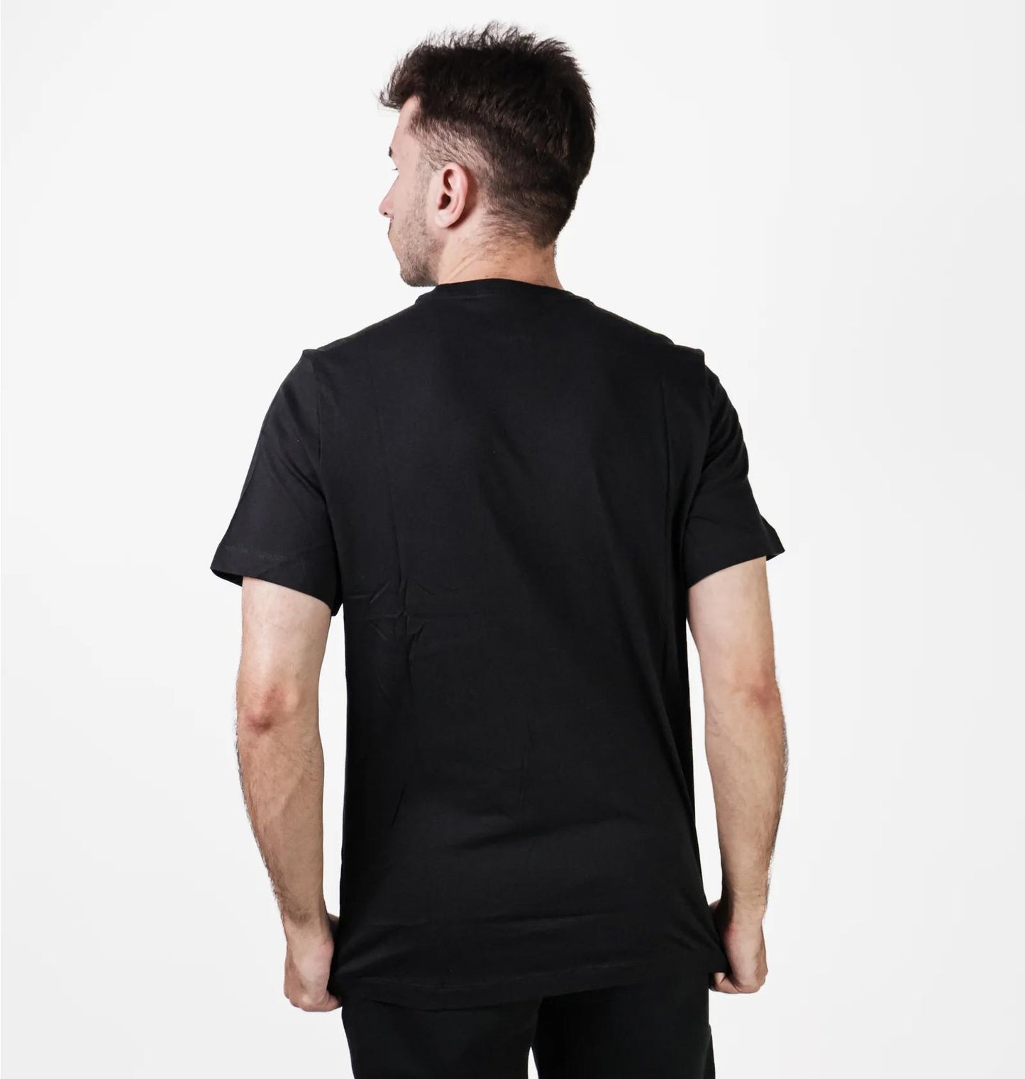 Футболка чоловіча Nike M Nsw Club Tee (AR4997-013)