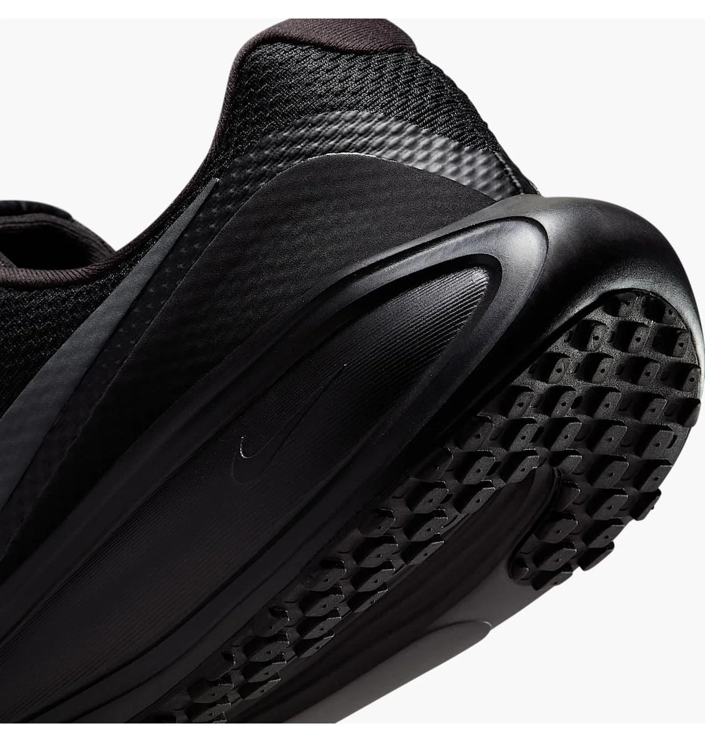 Кросівки чоловічі Nike Revolution 8 Black (HJ9198-002)
