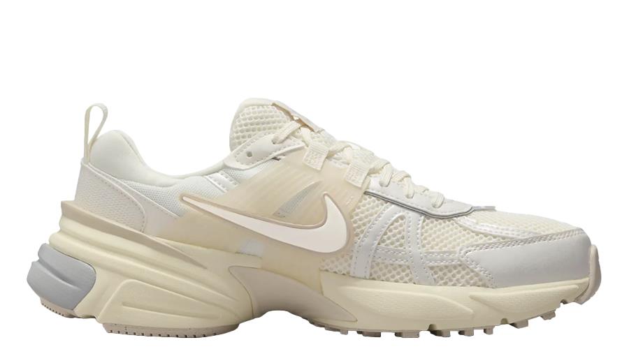 Кросівки жіночі Nike V2k Run "Pale Ivory" (HQ1512-110)
