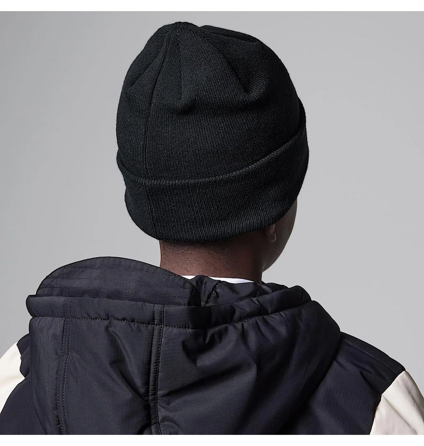 Шапка Jordan Essentials Black (9A0836-023)