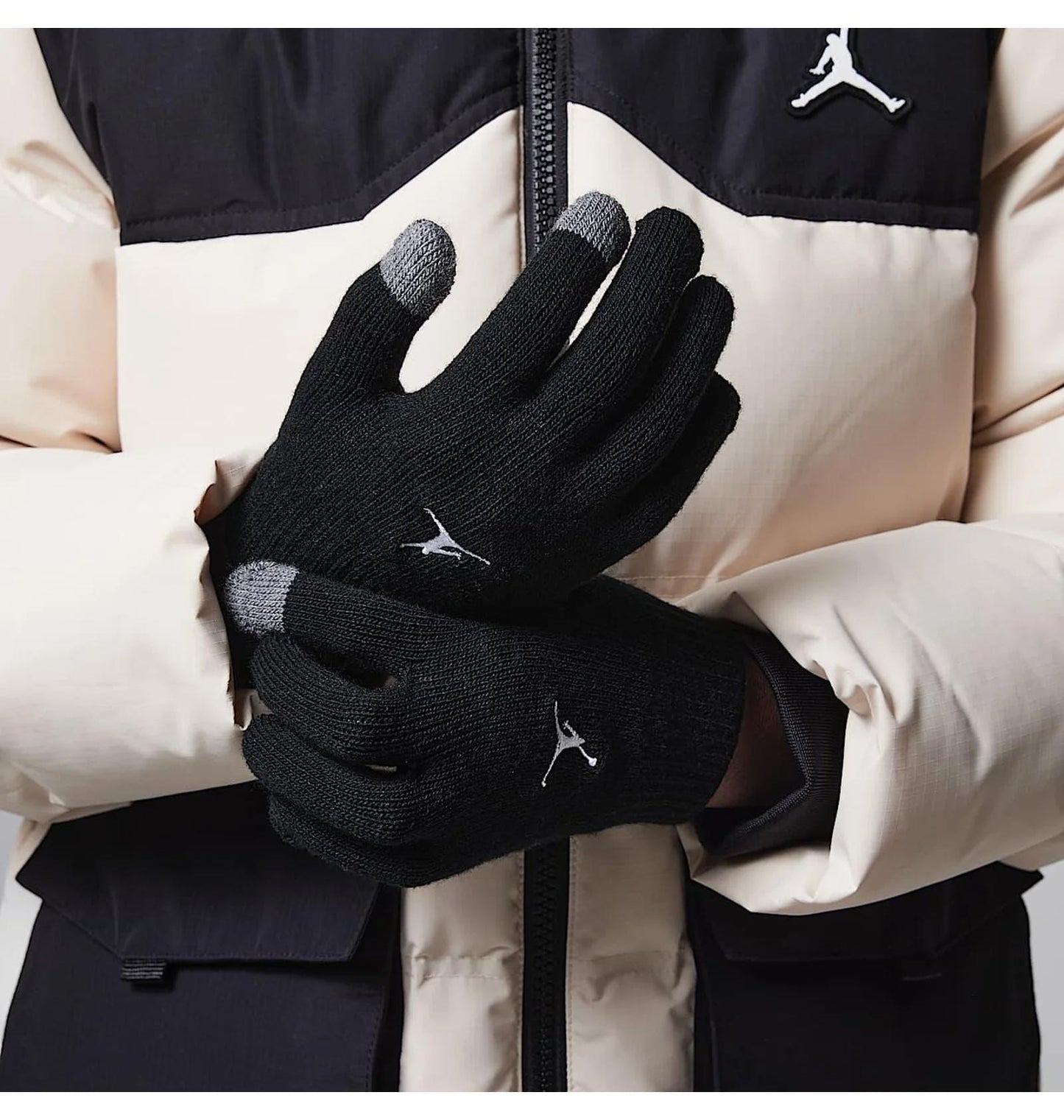 Шапка Jordan Essentials Black (9A0836-023)