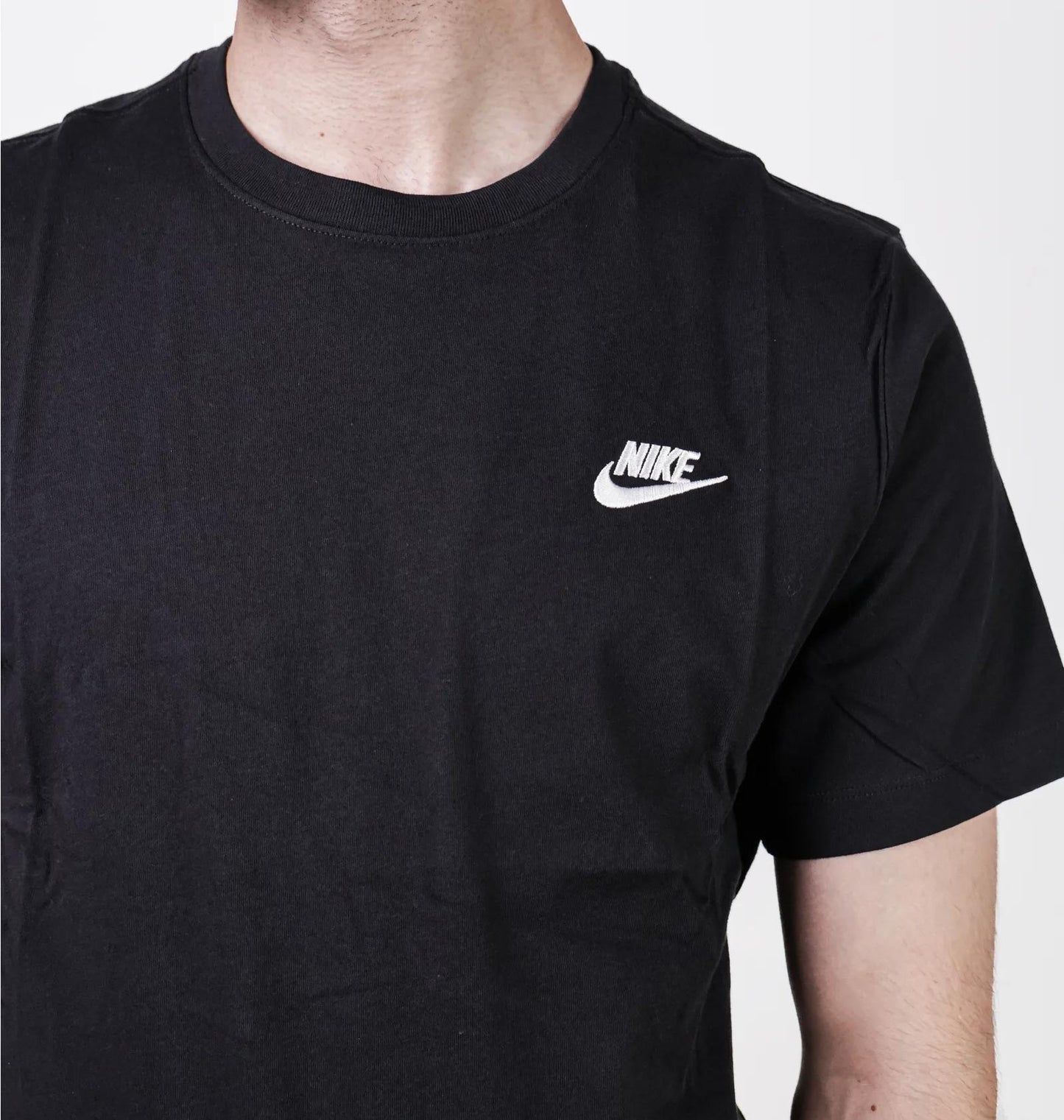 Футболка чоловіча Nike M Nsw Club Tee (AR4997-013)