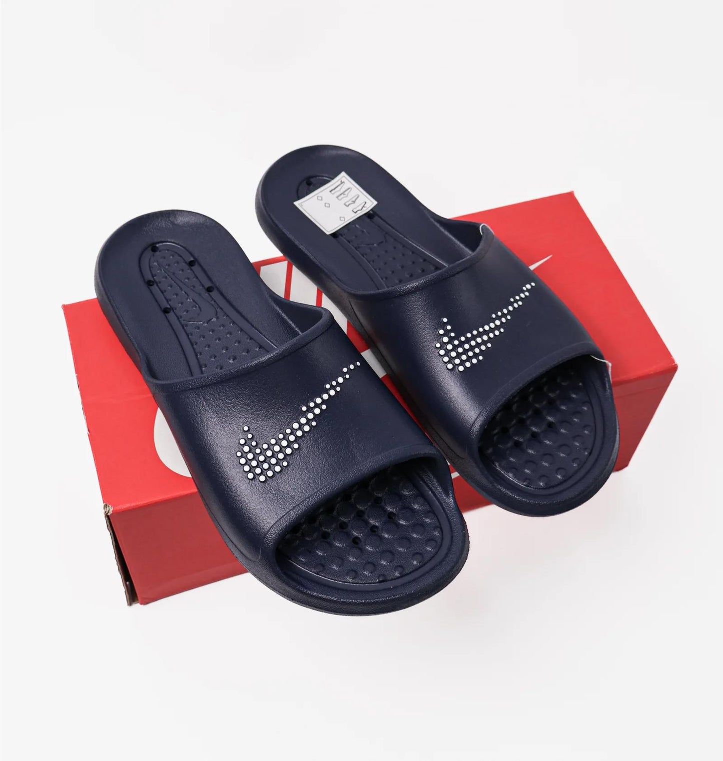 Капці чоловічі Nike Victori One (CZ5478-400)