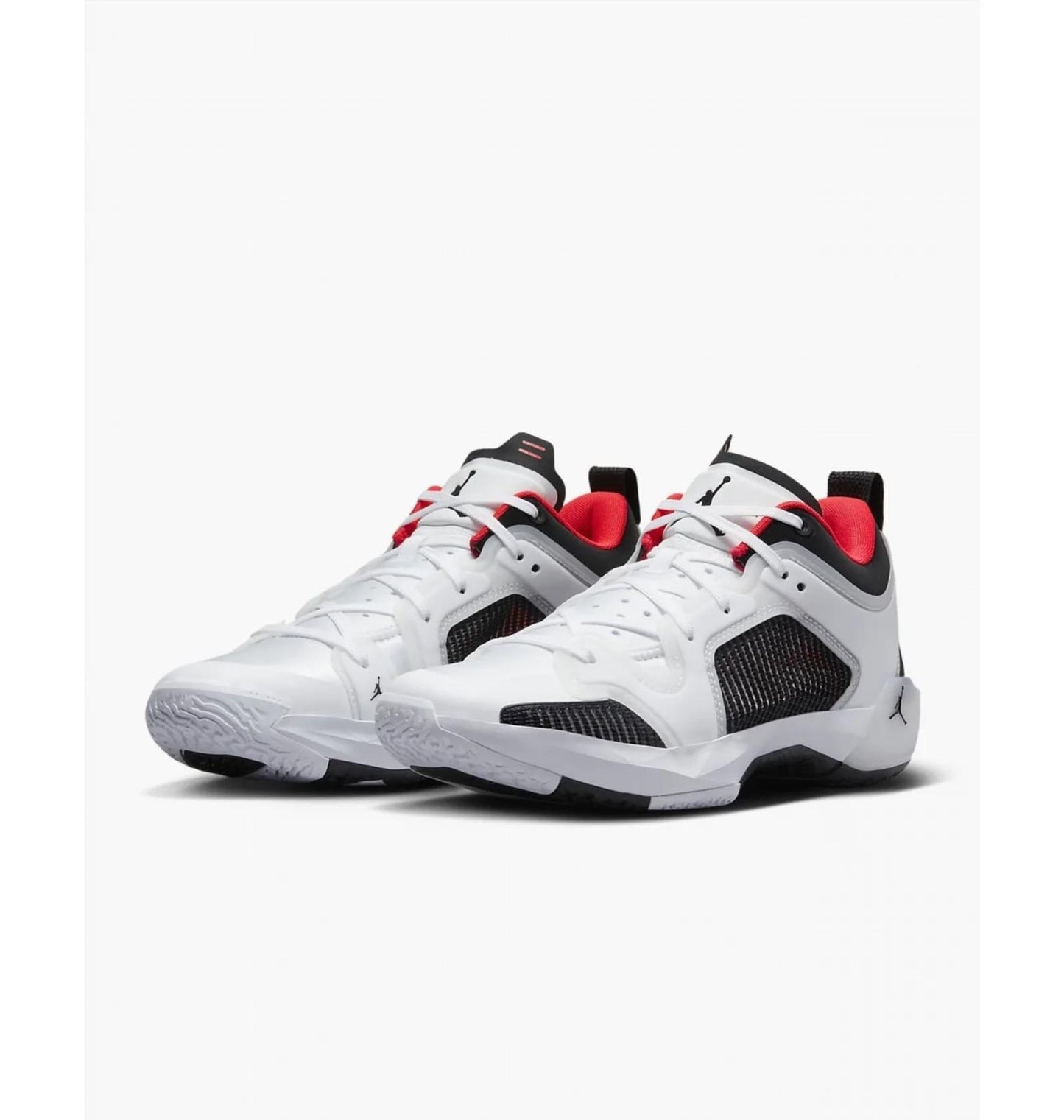 Кросівки чоловічі Nike Air Jordan 37 Low Sneakers (DQ4122-100)