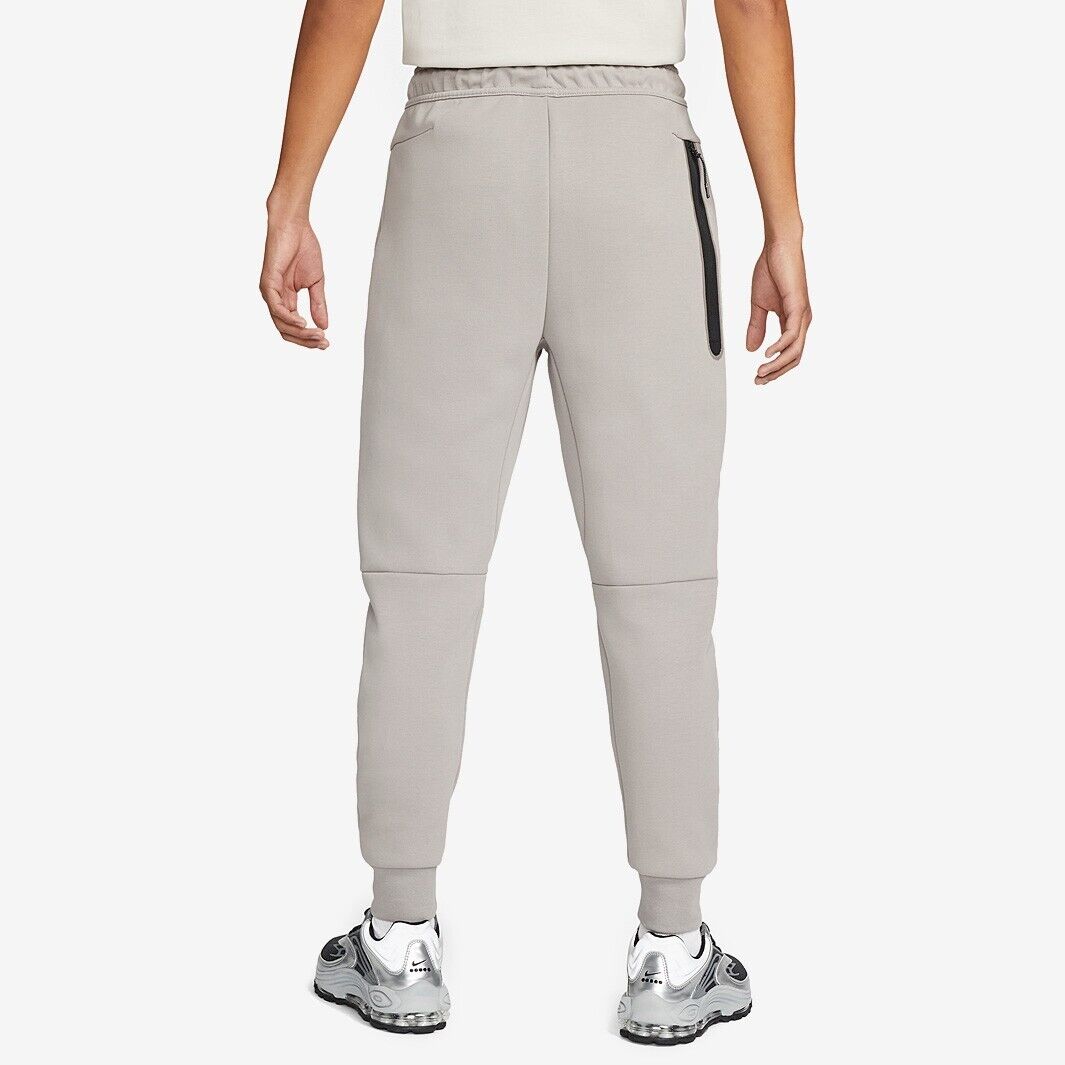 Брюки чоловічі Nike Sportswear Tech Fleece Joggers (DV0538-016)