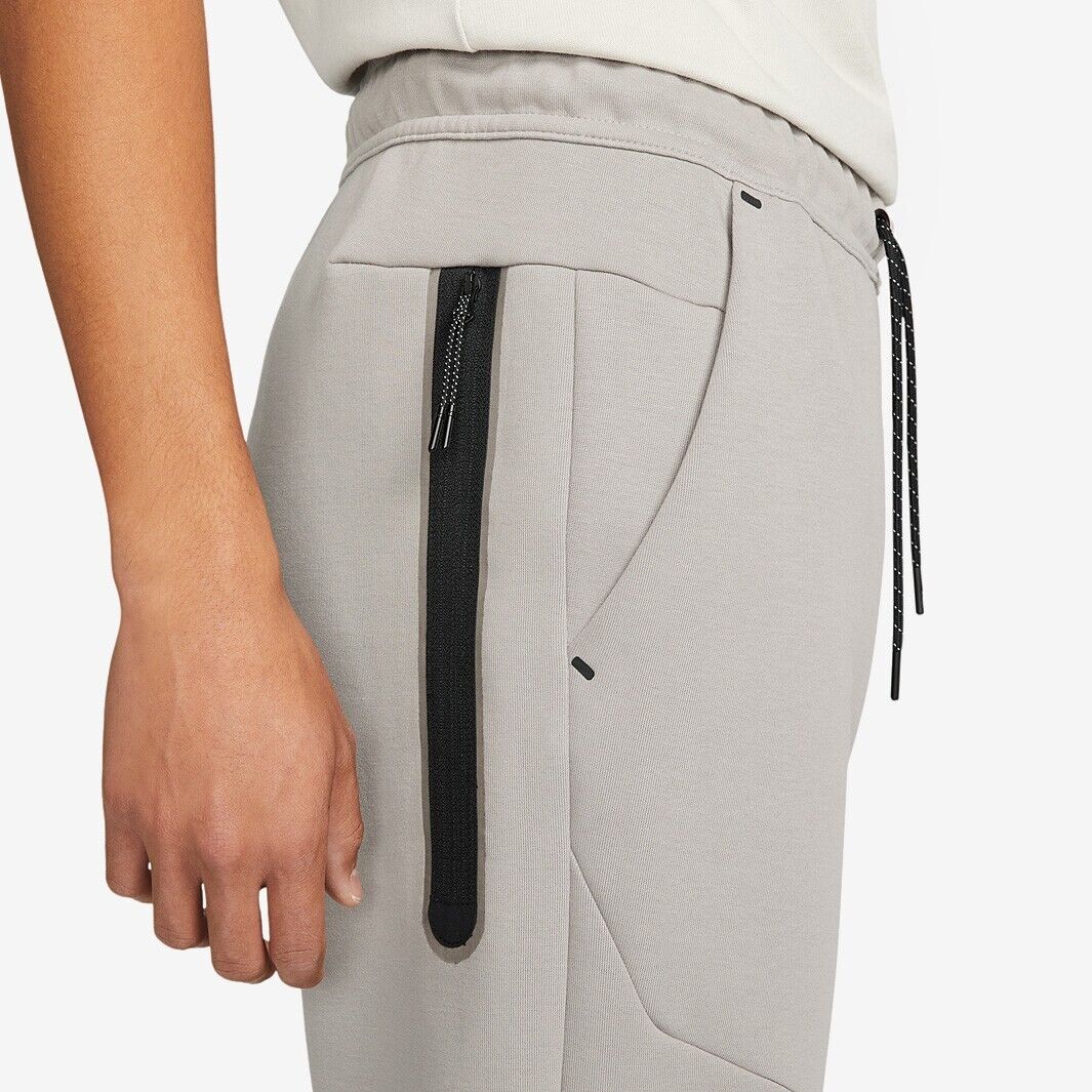 Брюки чоловічі Nike Sportswear Tech Fleece Joggers (DV0538-016)