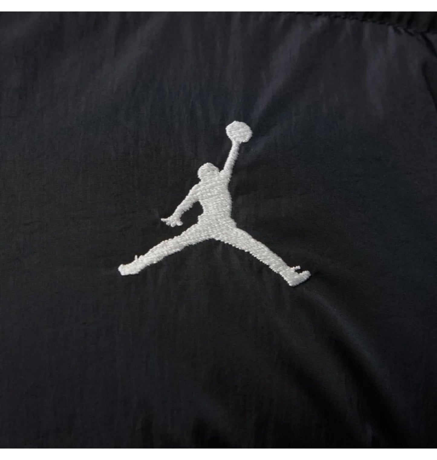 Куртка чоловіча Jordan Essentials Puffer (FB7311-010)