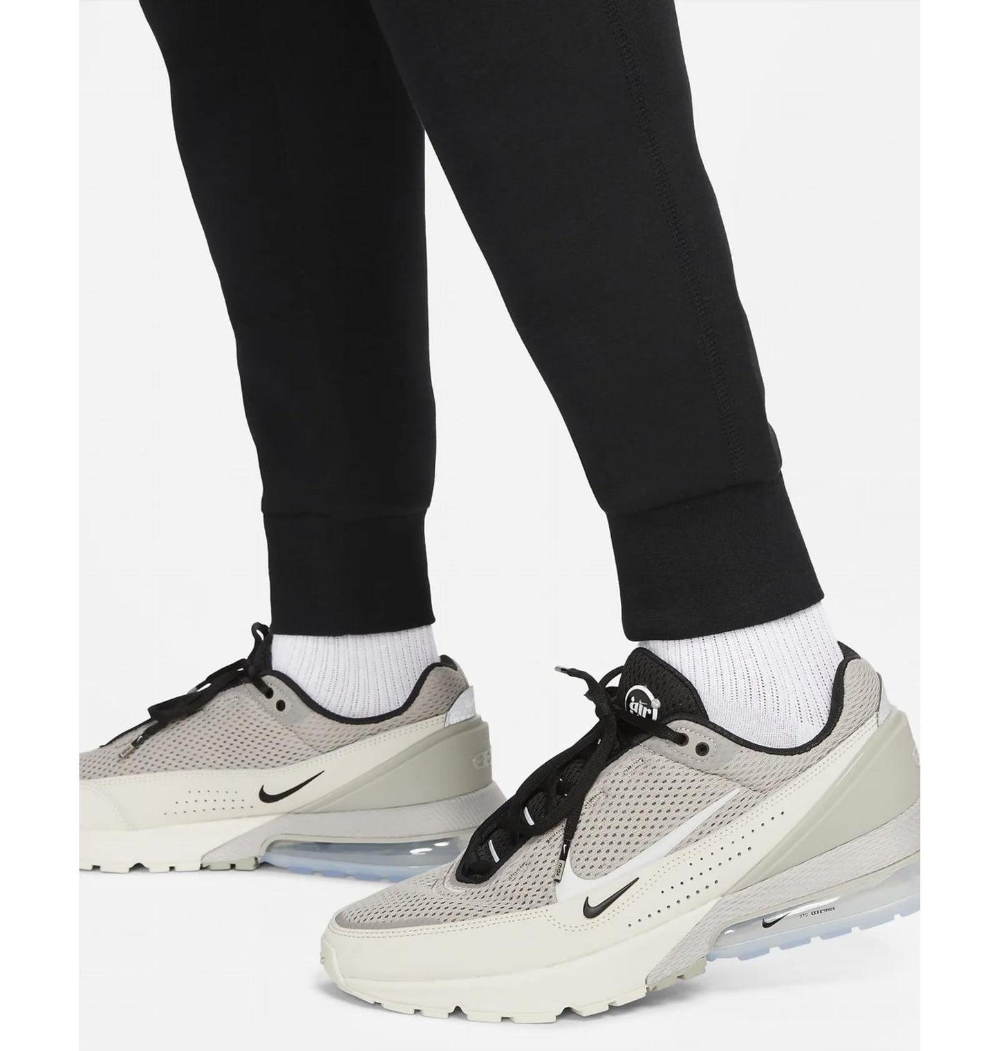 Брюки чоловічі Nike M Nk Tch Flc Jggr (FB8002-010)