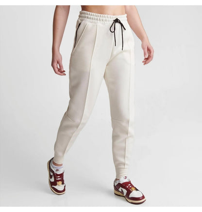 Брюки жіночі Nike W Nsw Tech Fleece Mr Jggr (FB8330-110)