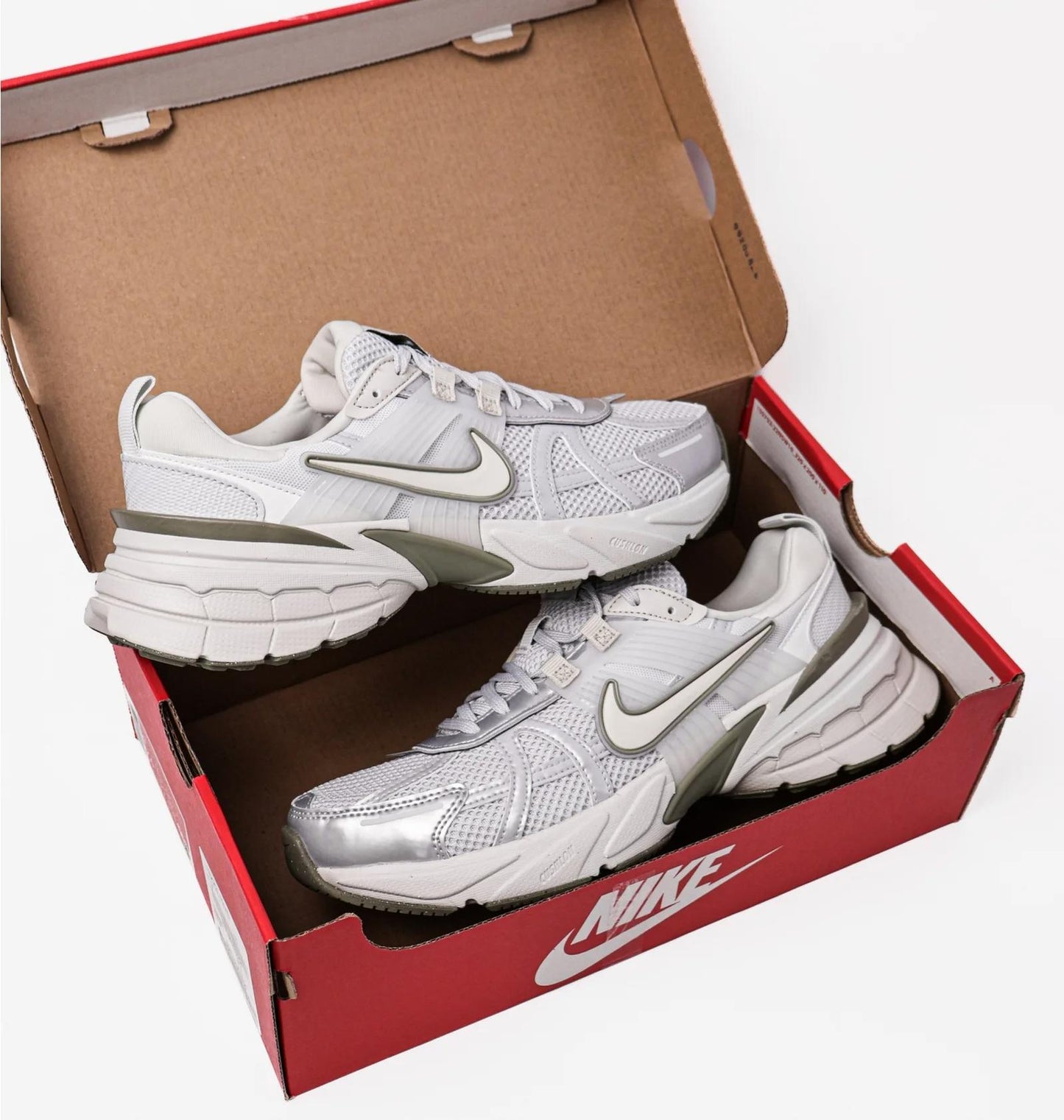 Кросівки жіночі Nike V2k Run (FD0736-006)