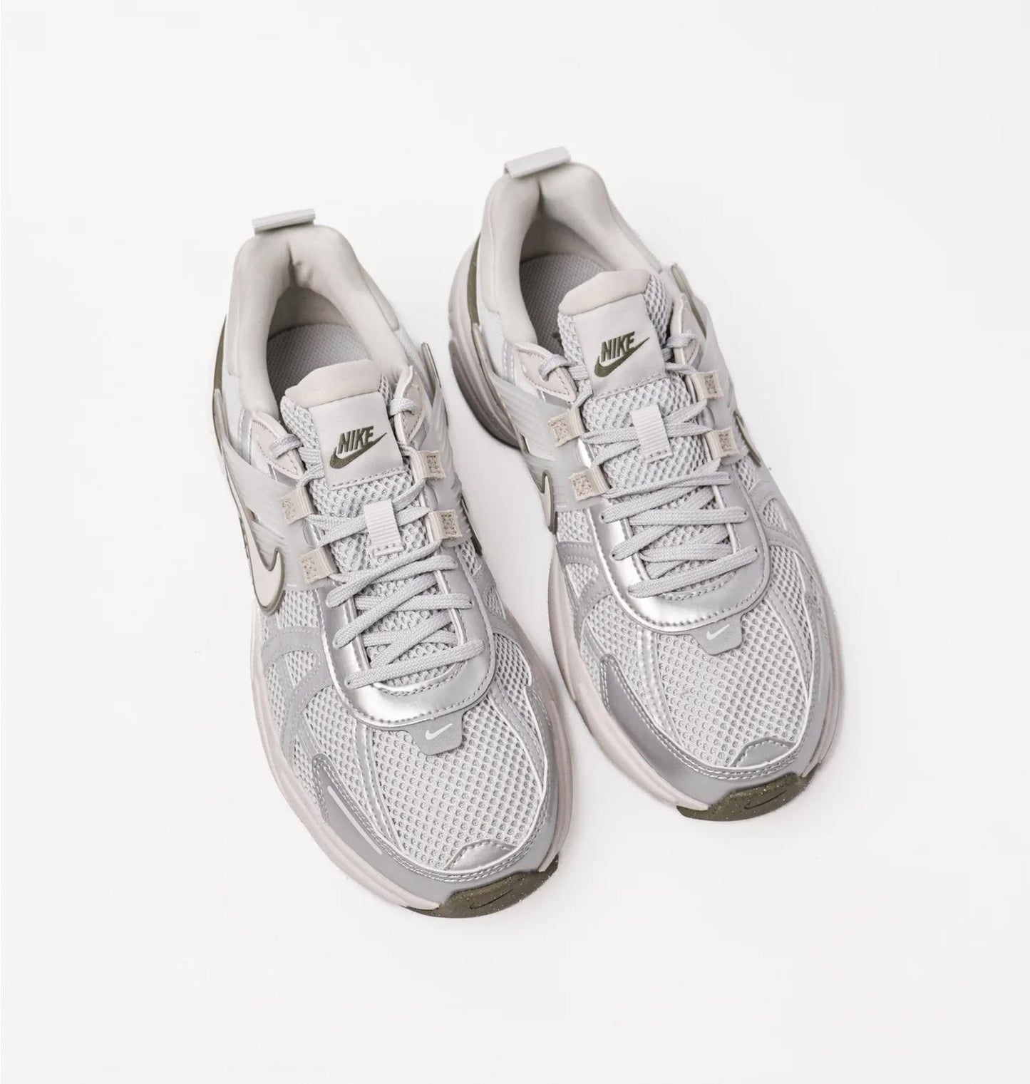 Кросівки жіночі Nike V2k Run (FD0736-006)