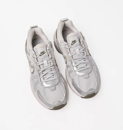 Кросівки жіночі Nike V2k Run (FD0736-006)