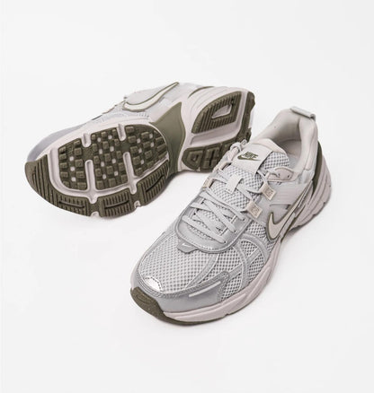 Кросівки жіночі Nike V2k Run (FD0736-006)