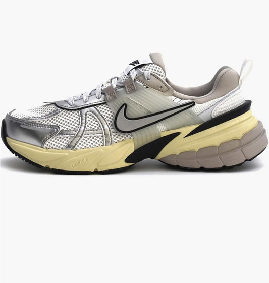 Кросівки жіночі Nike Wmns V2k Run (FD0736-100)