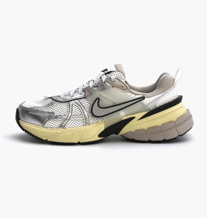 Кросівки жіночі Nike Wmns V2k Run (FD0736-100)