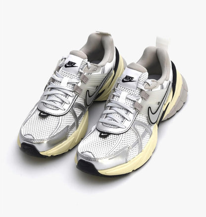 Кросівки жіночі Nike Wmns V2k Run (FD0736-100)