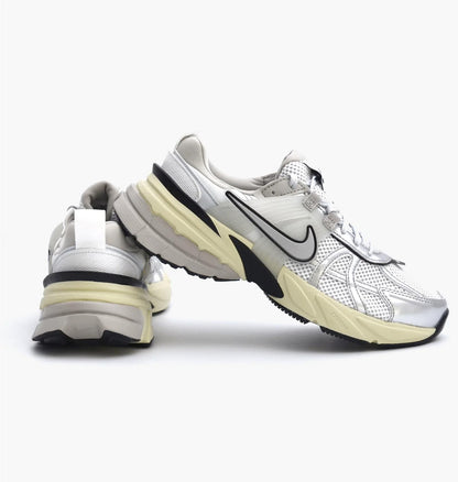 Кросівки жіночі Nike Wmns V2k Run (FD0736-100)