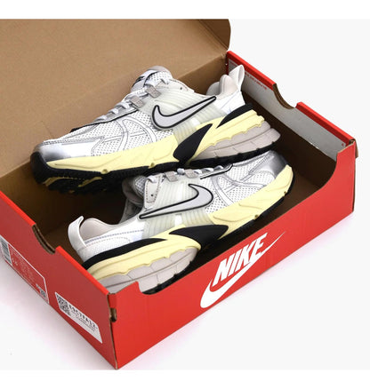 Кросівки жіночі Nike Wmns V2k Run (FD0736-100)