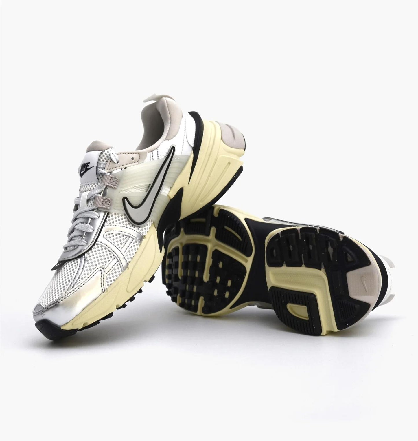 Кросівки жіночі Nike Wmns V2k Run (FD0736-100)