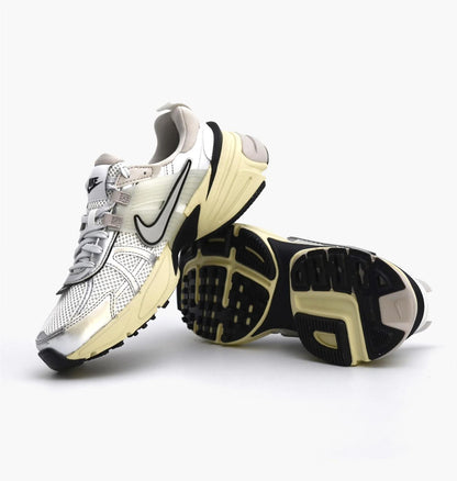 Кросівки жіночі Nike Wmns V2k Run (FD0736-100)