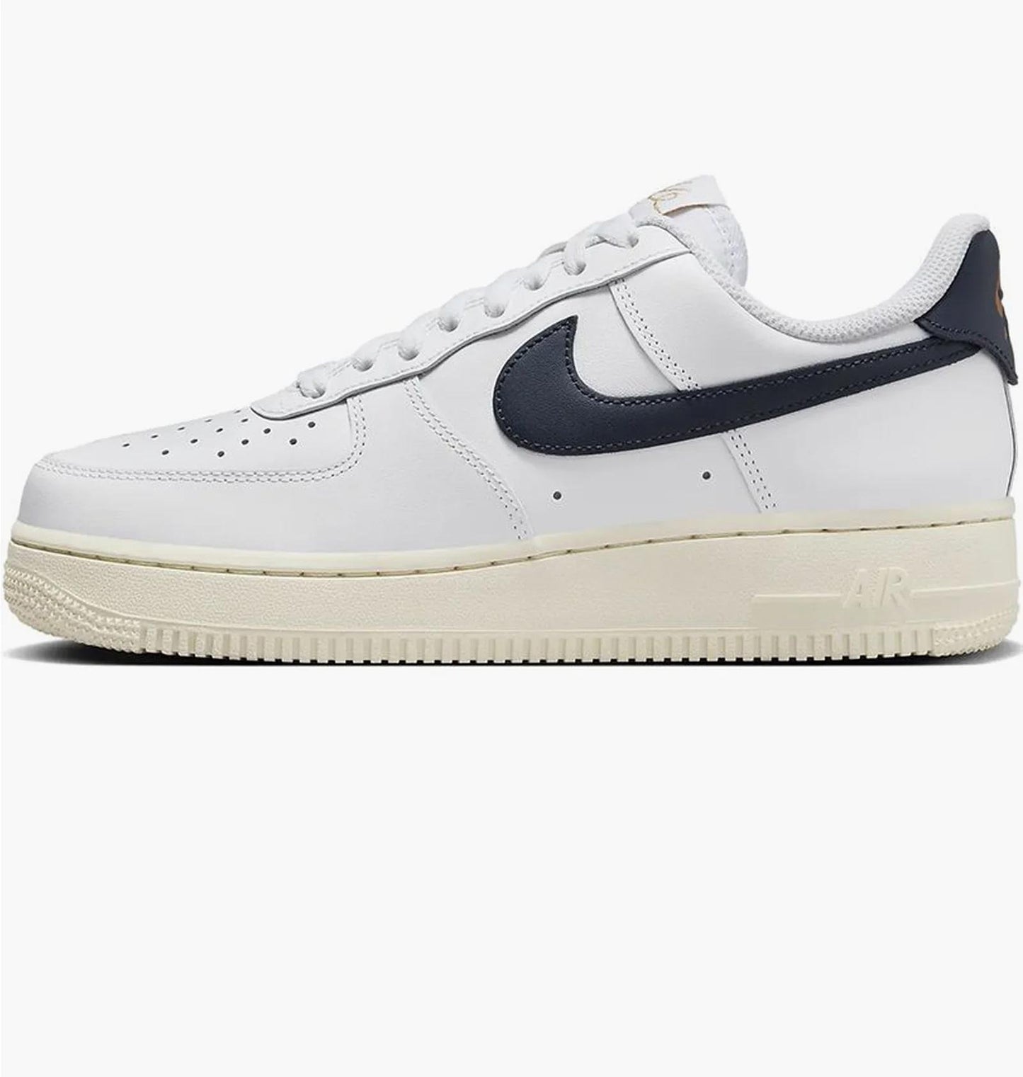 Кросівки жіночі Nike Air Force 1 '07 Flyease (HJ9122-100)