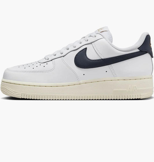 Кросівки жіночі Nike Air Force 1 '07 Flyease (HJ9122-100)