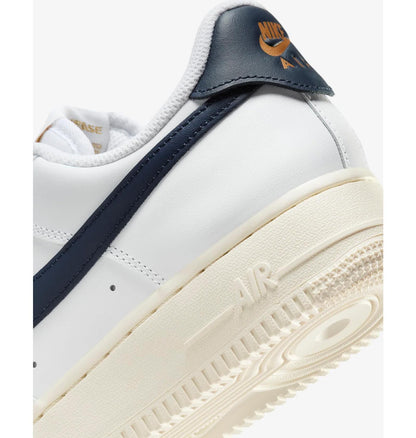 Кросівки жіночі Nike Air Force 1 '07 Flyease (HJ9122-100)