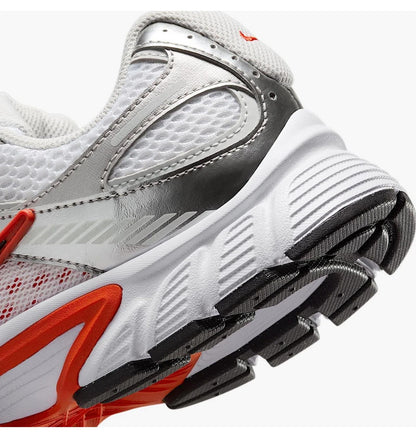 Кросівки жіночі Nike V5 Rnr (HQ7901-100)