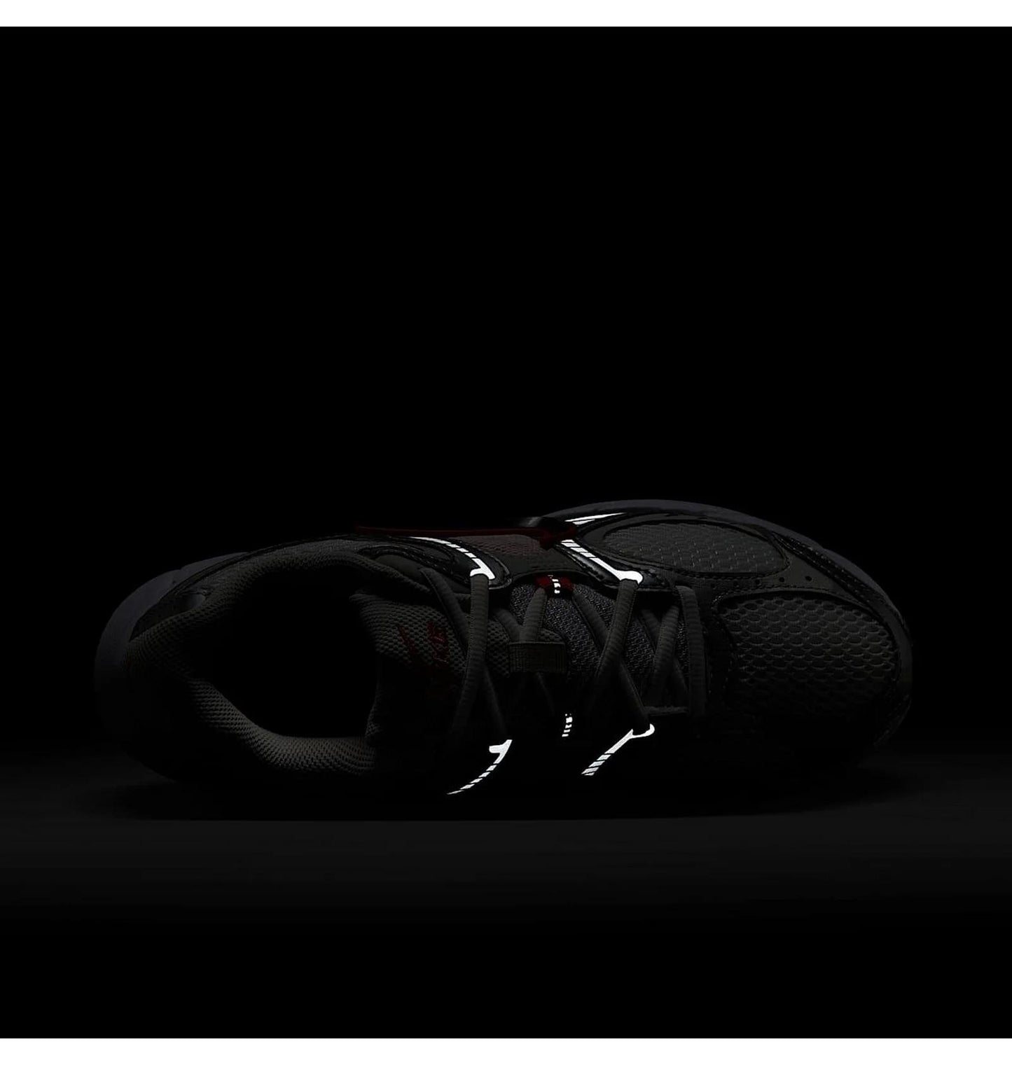 Кросівки жіночі Nike V5 Rnr (HQ7901-100)