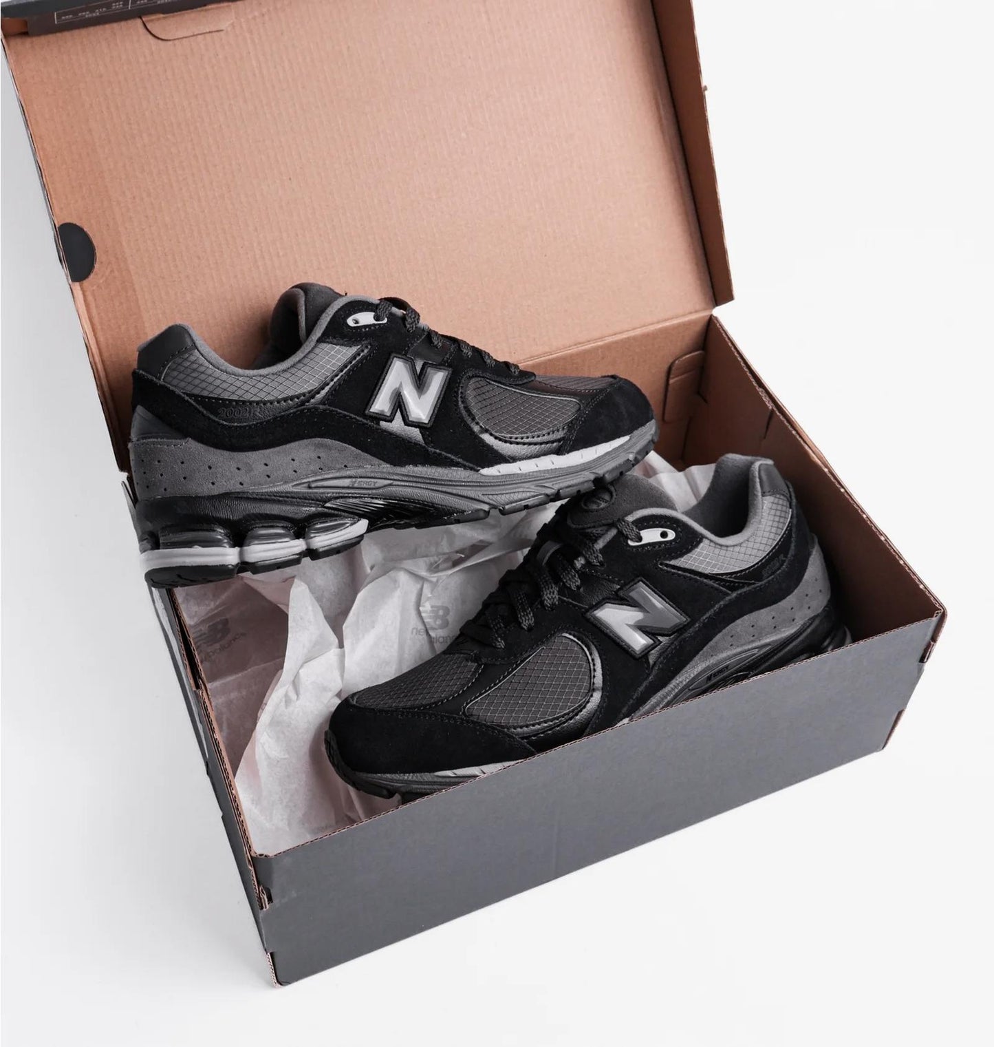 Кросівки чоловічі New Balance 2002 (U2002RTG)